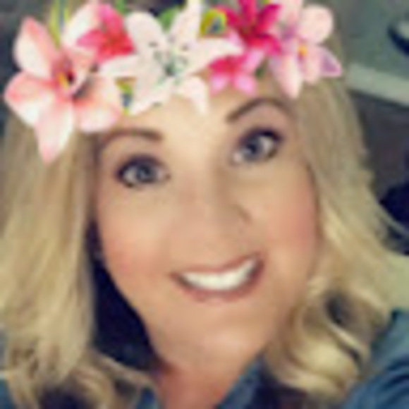 Meet your Posher, Traci - Picture 1 of 1